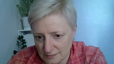 Snapshot of vea_motty chatting on 8, 5, 2026 vea_motty online show from 8, 5, 2026