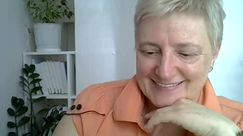 Snapshot of vea_motty chatting on 10, 5, 2026 vea_motty online show from 10, 5, 2026