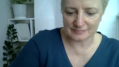 Snapshot of vea_motty chatting on 27, 5, 2026 vea_motty online show from 27, 5, 2026