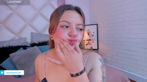 Snapshot of veesimons_dh chatting on 9, 1, 2025 Vee Simons online show from 9, 1, 2025