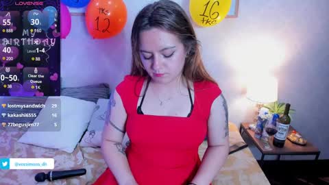 Snapshot of veesimons_dh chatting on 11, 3, 2025 Vee Simons online show from 11, 3, 2025