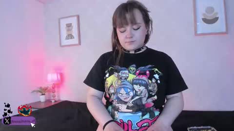 Snapshot of veesimons_dh chatting on 9, 9, 2025 Vee Simons online show from 9, 9, 2025
