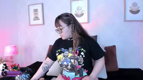 Snapshot of veesimons_dh chatting on 18, 9, 2025 Vee Simons online show from 18, 9, 2025