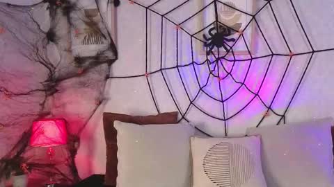 Snapshot of veesimons_dh chatting on 29, 10, 2025 Vee Simons online show from 29, 10, 2025