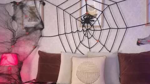 Snapshot of veesimons_dh chatting on 31, 10, 2025 Vee Simons online show from 31, 10, 2025