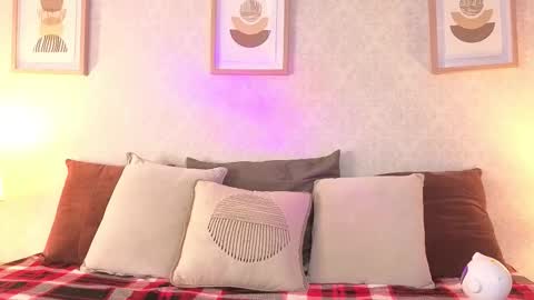 Snapshot of veesimons_dh chatting on 1, 11, 2025 Vee Simons online show from 1, 11, 2025