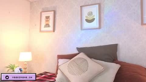 Snapshot of veesimons_dh chatting on 17, 12, 2025 Vee Simons online show from 17, 12, 2025