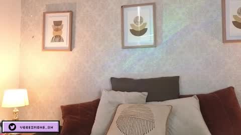 Snapshot of veesimons_dh chatting on 22, 12, 2025 Vee Simons online show from 22, 12, 2025