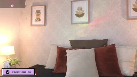 Snapshot of veesimons_dh chatting on 6, 1, 2026 Vee Simons online show from 6, 1, 2026