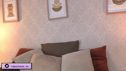 Vee Simons online show from 13, 3, 2026