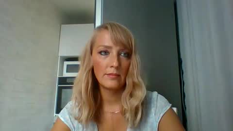 Snapshot of veessa chatting on 10, 9, 2025 Veessa online show from 10, 9, 2025