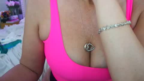 Snapshot of vegas_danielle chatting on 19, 5, 2026 Vegas Dani online show from 19, 5, 2026