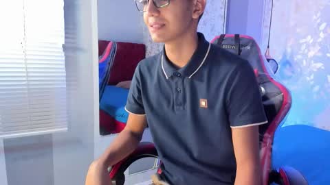 Snapshot of velkanxx chatting on 29, 10, 2025 V E L K A N online show from 29, 10, 2025