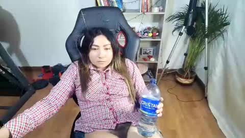Snapshot of vellarossa chatting on 16, 12, 2024 Im VelaI will be Christmas and New Year with my family December 22 to January 13 I will miss you guys. online show from 16, 12, 2024