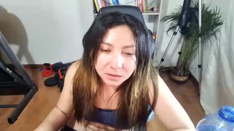 Snapshot of vellarossa chatting on 19, 12, 2024 Im VelaI will be Christmas and New Year with my family December 22 to January 13 I will miss you guys. online show from 19, 12, 2024