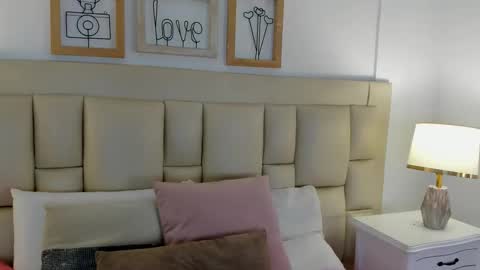 Snapshot of velora_ chatting on 19, 10, 2025 Velora online show from 19, 10, 2025