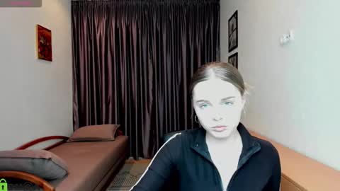 velora_vyxen online show from 6, 10, 2025