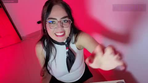VELOURNYX online show from 28, 4, 2026