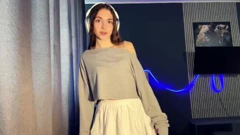 Snapshot of veluxe chatting on 16, 3, 2026 Nia online show from 16, 3, 2026