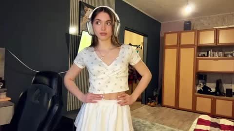 Snapshot of veluxe chatting on 17, 3, 2026 Nia online show from 17, 3, 2026