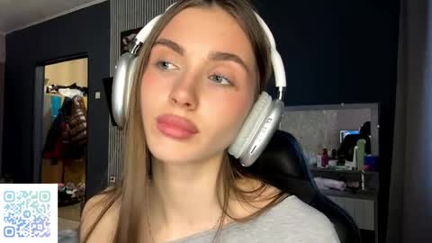 Snapshot of veluxe chatting on 26, 3, 2026 Nia online show from 26, 3, 2026