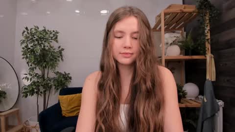 Snapshot of velvet_cherry chatting on 6, 2, 2025 velvet_cherry online show from 6, 2, 2025