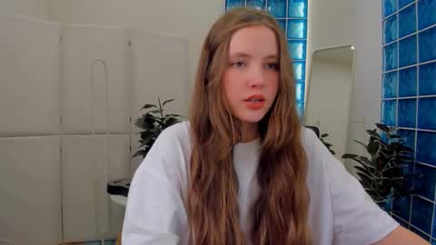 Snapshot of velvet_cherry chatting on 11, 3, 2025 velvet_cherry online show from 11, 3, 2025