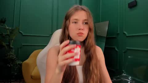 Snapshot of velvet_cherry chatting on 12, 3, 2025 velvet_cherry online show from 12, 3, 2025