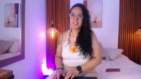 Emma Curly online show from 29, 4, 2026