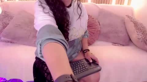Emma Curly online show from 8, 5, 2026
