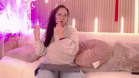 Emma Curly online show from 23, 5, 2026