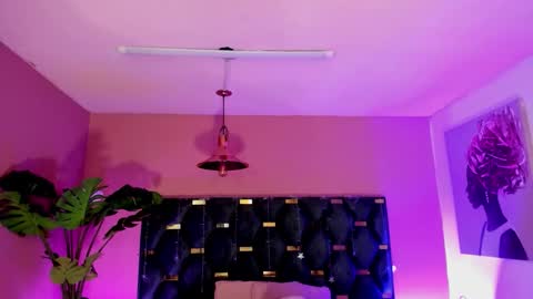 Snapshot of velvet_dreams_ chatting on 25, 3, 2026 Isabella online show from 25, 3, 2026