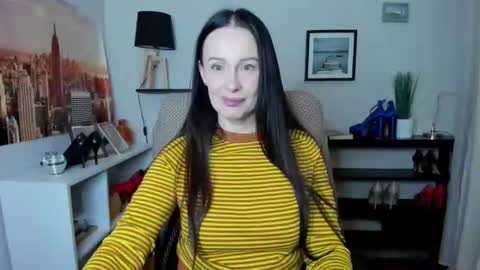 Snapshot of velvet_jasmine chatting on 3, 3, 2026 Jasmine online show from 3, 3, 2026