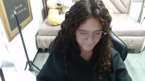 velvet_moon_v online show from 22, 11, 2025