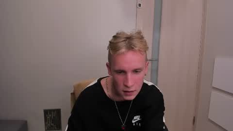 Snapshot of velvet_shard chatting on 5, 7, 2026 EDWIN online show from 5, 7, 2026