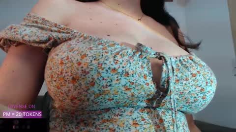 Snapshot of velvetcrystal chatting on 16, 9, 2025  Crystal         PVT OPEN online show from 16, 9, 2025