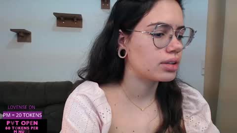 Snapshot of velvetcrystal chatting on 21, 9, 2025  Crystal         PVT OPEN online show from 21, 9, 2025