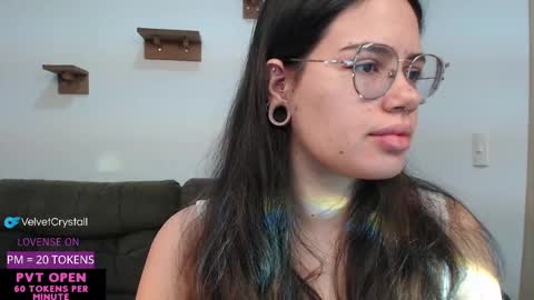 Snapshot of velvetcrystal chatting on 25, 9, 2025  Crystal         PVT OPEN online show from 25, 9, 2025