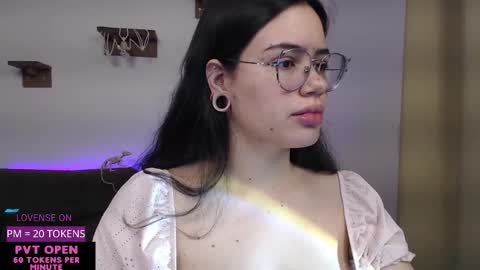 Snapshot of velvetcrystal chatting on 2, 10, 2025  Crystal         PVT OPEN online show from 2, 10, 2025