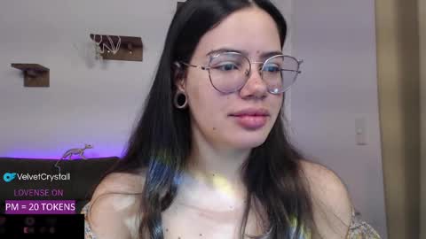 Snapshot of velvetcrystal chatting on 5, 10, 2025  Crystal         PVT OPEN online show from 5, 10, 2025