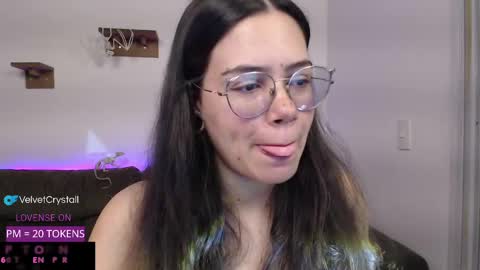 Snapshot of velvetcrystal chatting on 10, 10, 2025  Crystal         PVT OPEN online show from 10, 10, 2025