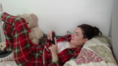 Snapshot of velvetmoon123 chatting on 29, 11, 2025 velvetmoon123 online show from 29, 11, 2025