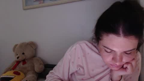 Snapshot of velvetmoon123 chatting on 2, 12, 2025 velvetmoon123 online show from 2, 12, 2025