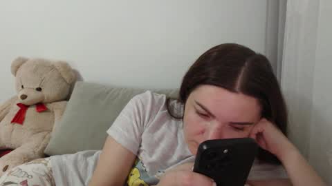 Snapshot of velvetmoon123 chatting on 13, 12, 2025 velvetmoon123 online show from 13, 12, 2025