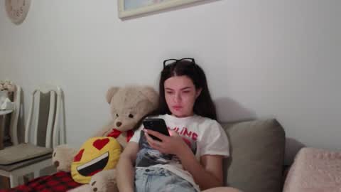 Snapshot of velvetmoon123 chatting on 18, 12, 2025 velvetmoon123 online show from 18, 12, 2025