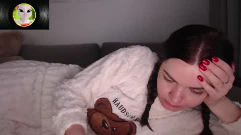 Snapshot of velvetmoon123 chatting on 5, 2, 2026 velvetmoon123 online show from 5, 2, 2026