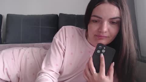 Snapshot of velvetmoon123 chatting on 28, 3, 2026 velvetmoon123 online show from 28, 3, 2026