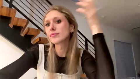 Snapshot of velvettgirl chatting on 9, 1, 2026 VelvetTGirl online show from 9, 1, 2026