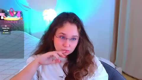 Snapshot of velvetvixencute chatting on 23, 9, 2025 velvetvixencute online show from 23, 9, 2025