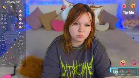 Snapshot of velvetvixonx chatting on 15, 9, 2025 velvetvixonx online show from 15, 9, 2025